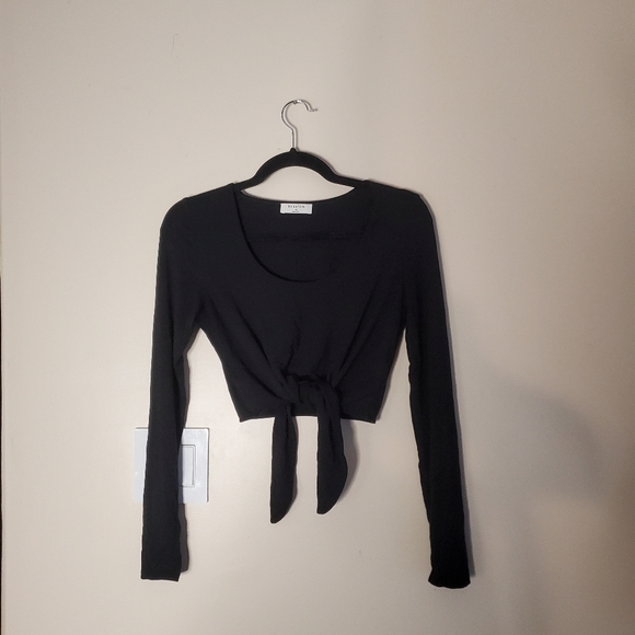Aritzia tie crop - Picture 1 of 4